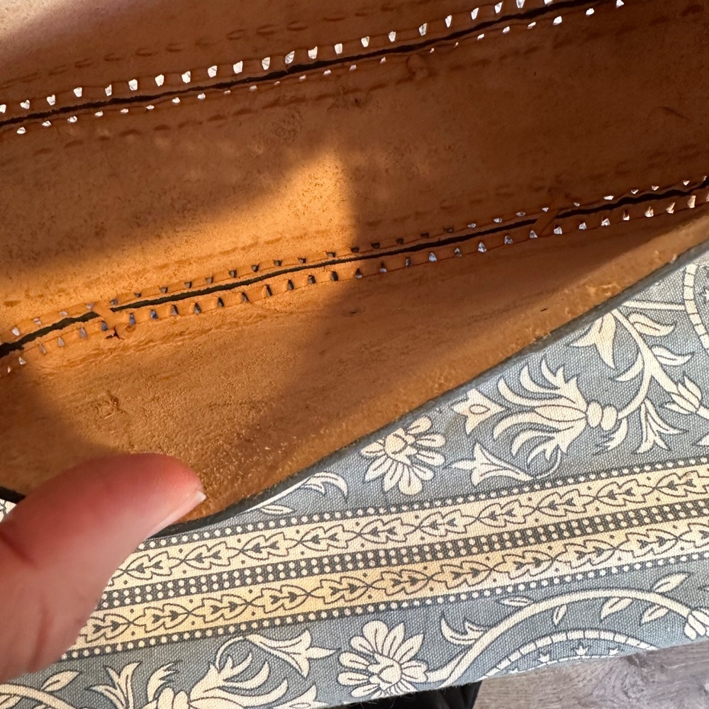 Bohemian Hand Tooled Leather Crossbody festival bag. - Picture 7 of 9
